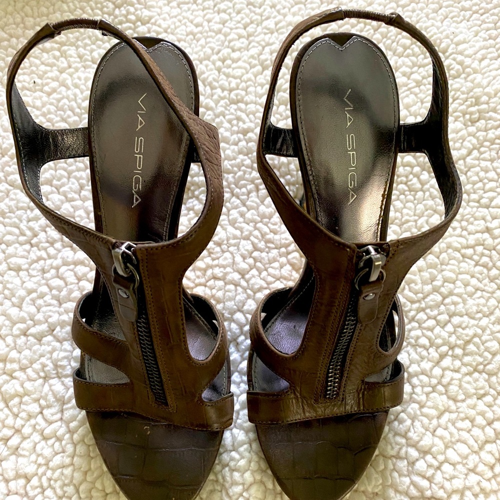 Via Spaga Brown Lizard Sandals